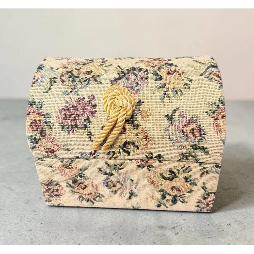 Vtg Floral Tapestry Fabric Jewelry Trinket Box With Ring Insert & Lid Tassel